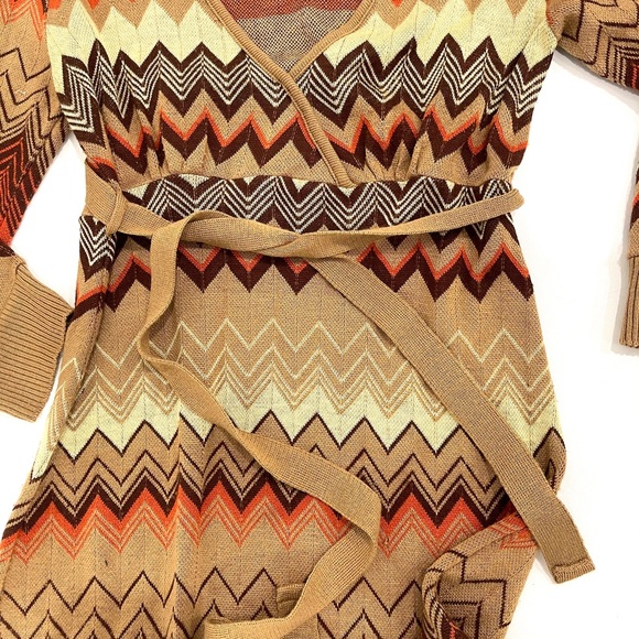 Forever 21 Chevron Dress with Belt - Picture 3 of 4